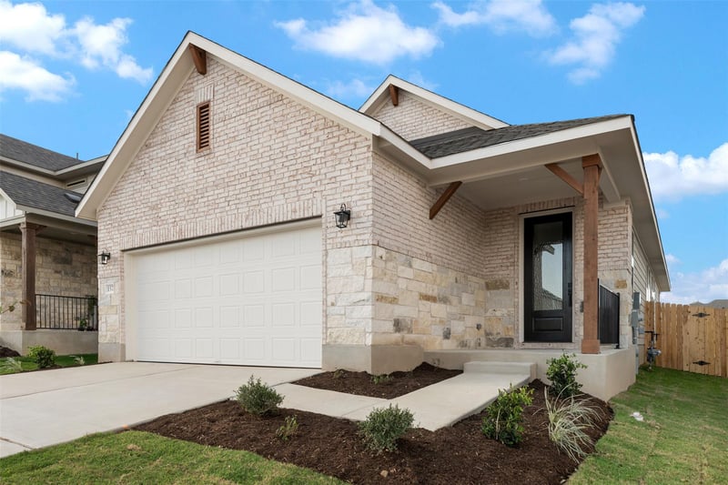 157 Clover BND, Liberty Hill, TX 78642