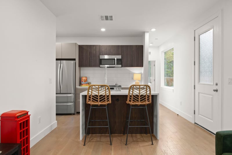 403 Middle LN #B, Austin, TX 78753