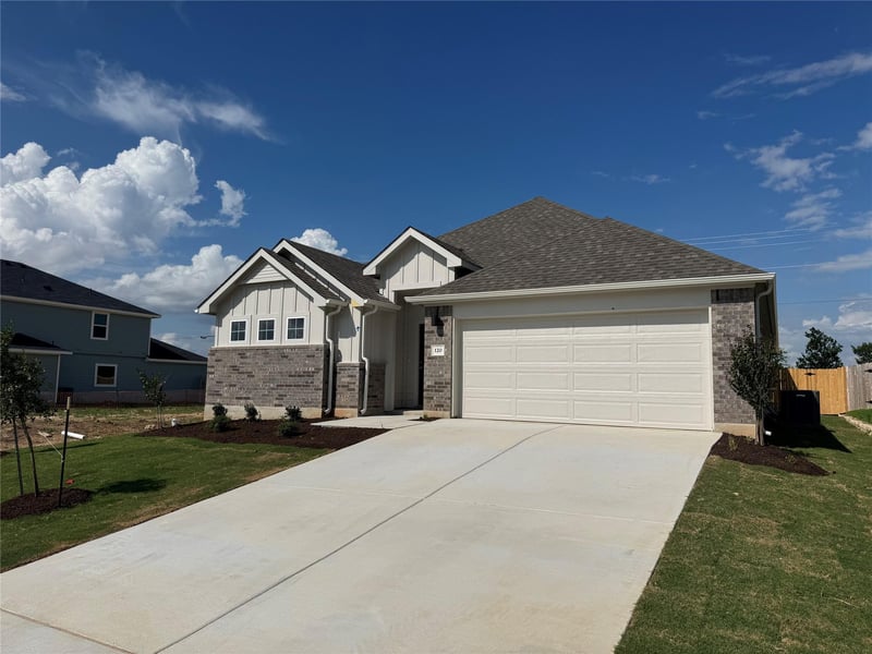 120 Quail Convey DR, Jarrell, TX 76537