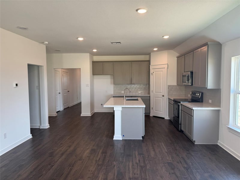 120 Quail Convey DR, Jarrell, TX 76537