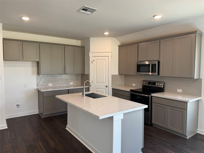 120 Quail Convey DR, Jarrell, TX 76537