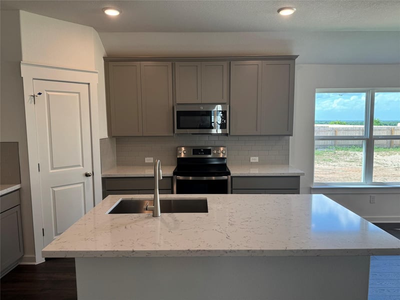 120 Quail Convey DR, Jarrell, TX 76537