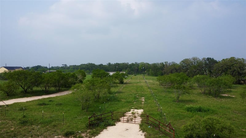 4177 Old Colony Line RD, Lockhart, TX 78644