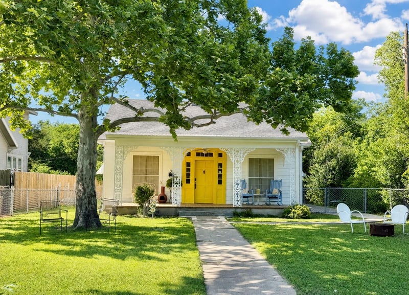 706 11th ST, Taylor, TX 76574