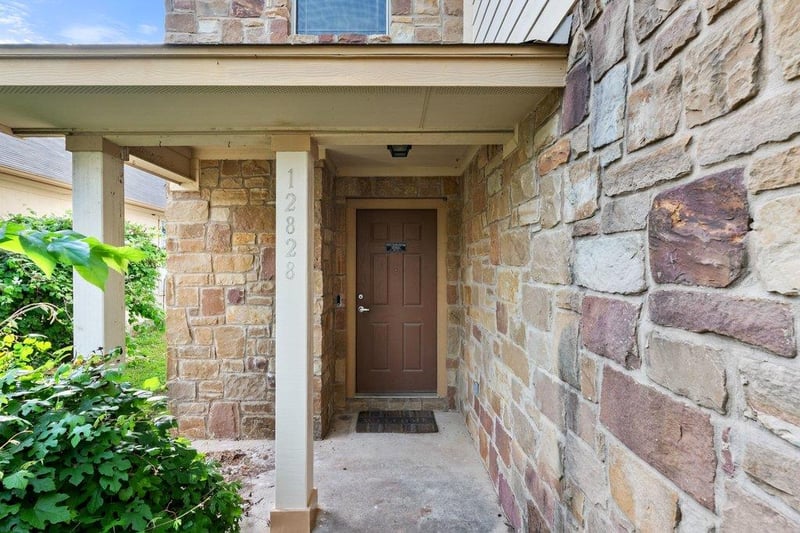 12828 Snow LN, Manor, TX 78653