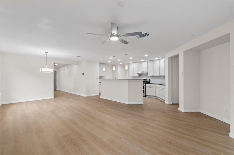 12024 Crownstone LN, Manor, TX 78653