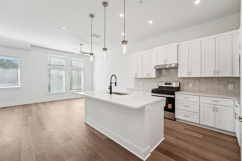200 W 56th ST #8101, Austin, TX 78751