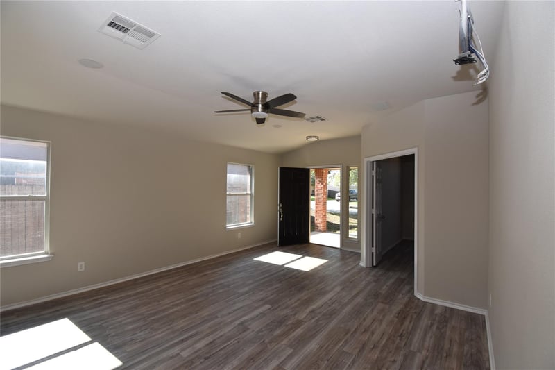 1004 Grey Castle DR, Pflugerville, TX 78660