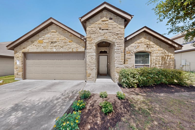499 Eagle Brook LN, Buda, TX 78610
