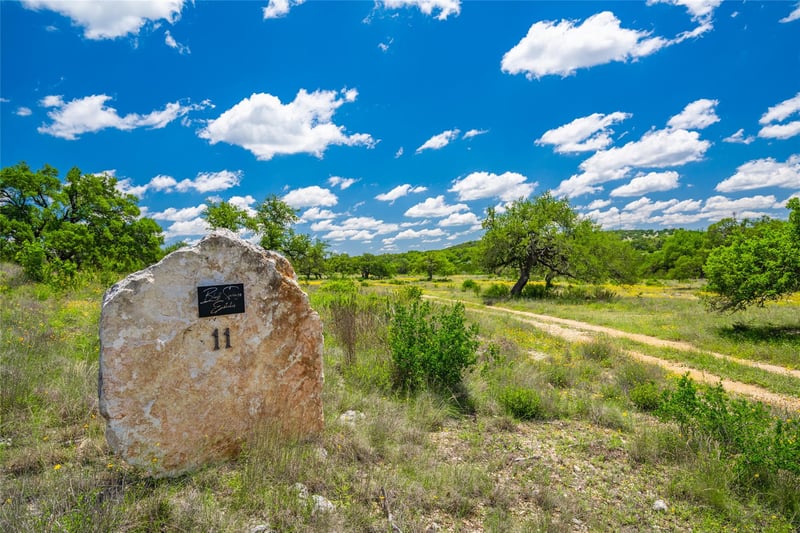 262 Cuesta Ps, Driftwood, TX 78619