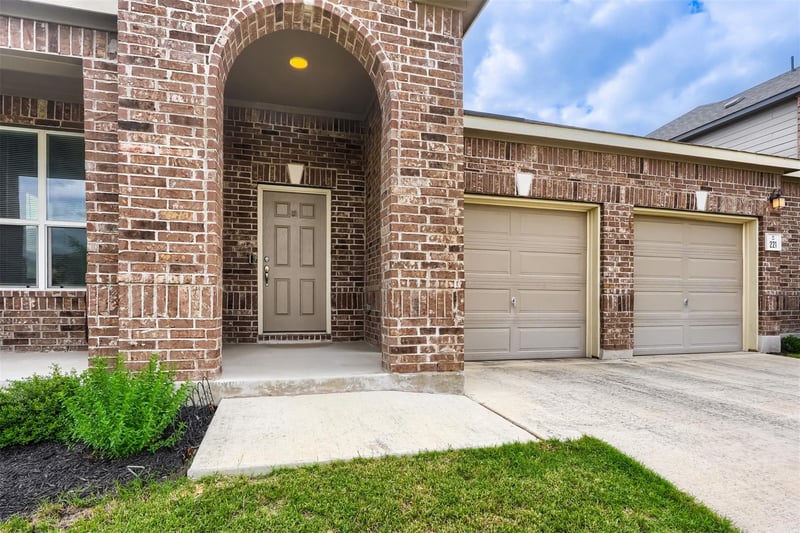221 Auburn ST, Kyle, TX 78640