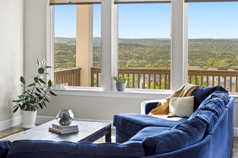 417 Dayridge DR, Dripping Springs, TX 78620