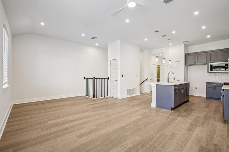 200 W 56th ST #8102, Austin, TX 78751