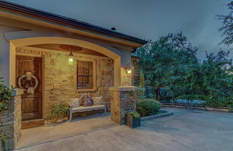 303 Rolling Green DR, Lakeway, TX 78734