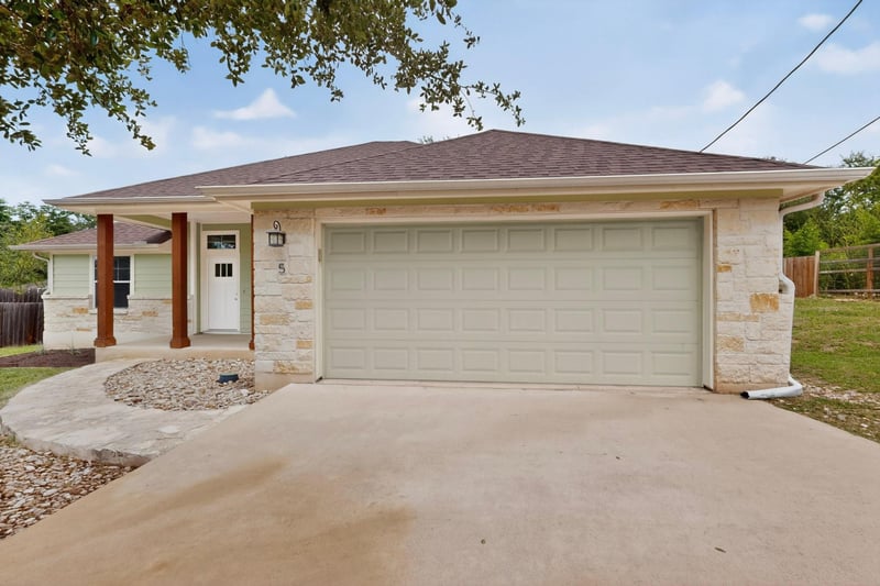 5 Las Flores DR, Wimberley, TX 78676