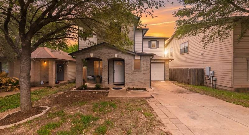 13413 Sea Biscuit DR, Del Valle, TX 78617