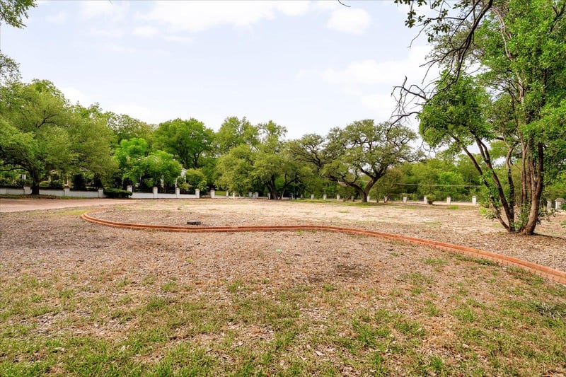 3917 Balcones DR, Austin, TX 78731