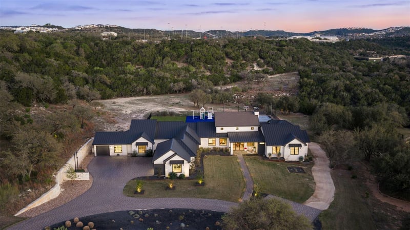 19409 Sean Avery Pa, Spicewood, TX 78669
