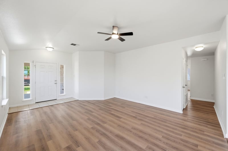 209 Hoya LN, San Marcos, TX 78666