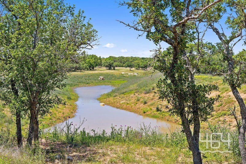 59 Balcones DR, Johnson City, TX 78636