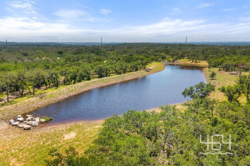 59 Balcones DR, Johnson City, TX 78636