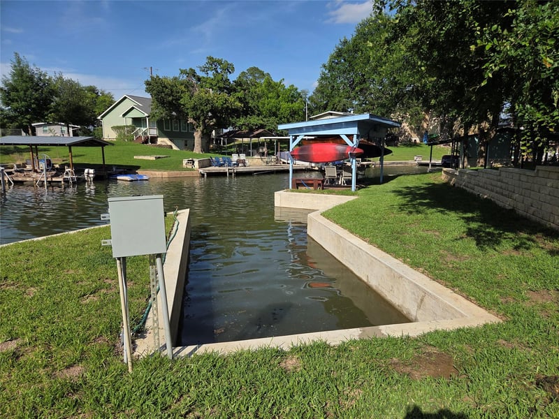 203 W Lakeshore DR, Sunrise Beach, TX 78643
