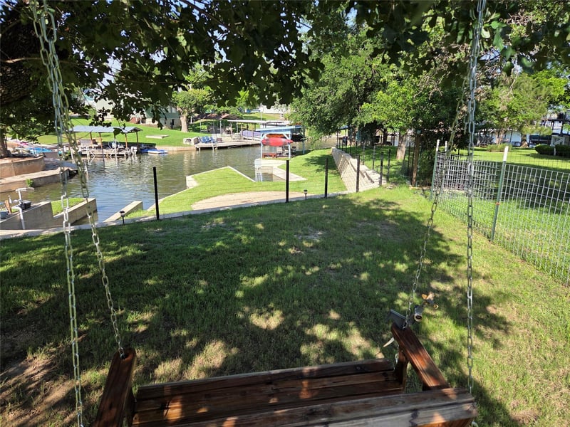203 W Lakeshore DR, Sunrise Beach, TX 78643