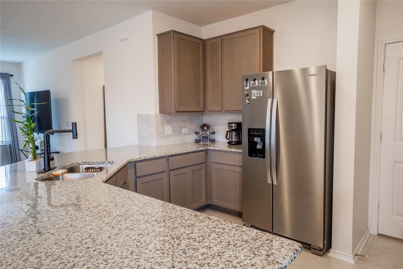 304 Summit DR, Lockhart, TX 78644