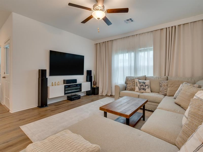 1208 Sweetspire ST, Leander, TX 78641