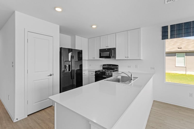 13216 Eastland DR, Mustang Ridge, TX 78610