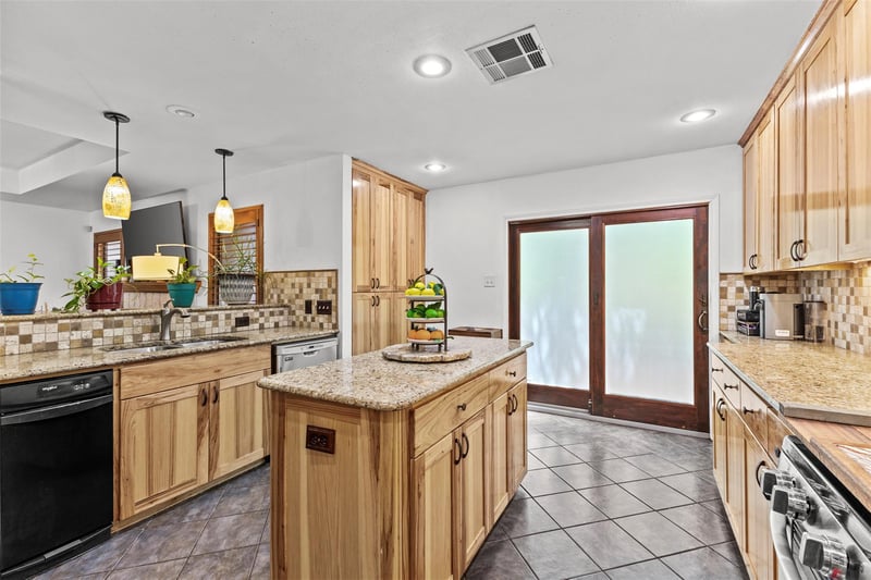 7513 Vol Walker DR, Austin, TX 78749