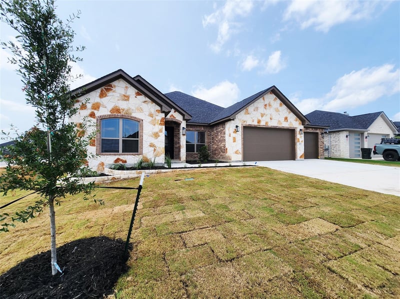 801 Golden Eagle CV, Salado, TX 76571