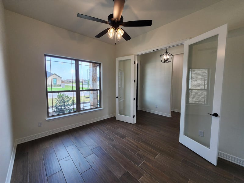 801 Golden Eagle CV, Salado, TX 76571