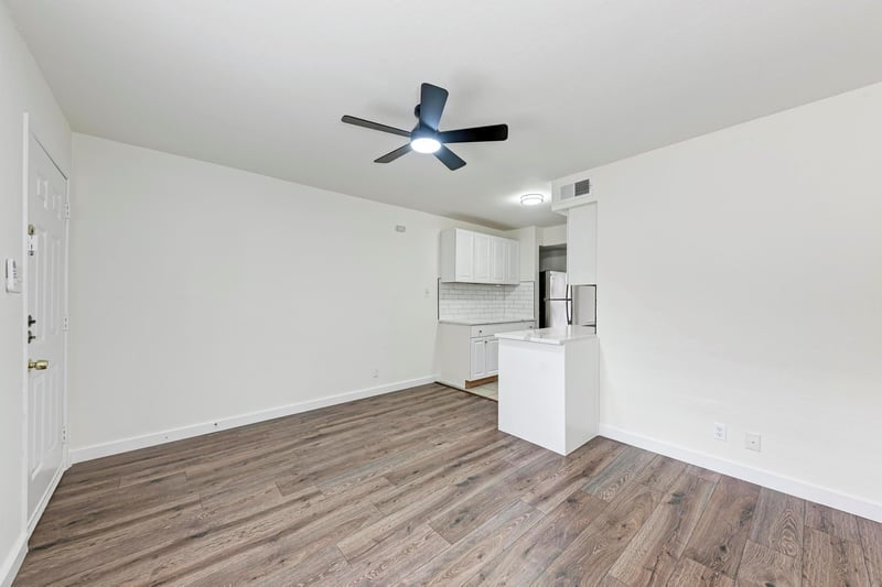 1010 23 ST #11, Austin, TX 78705
