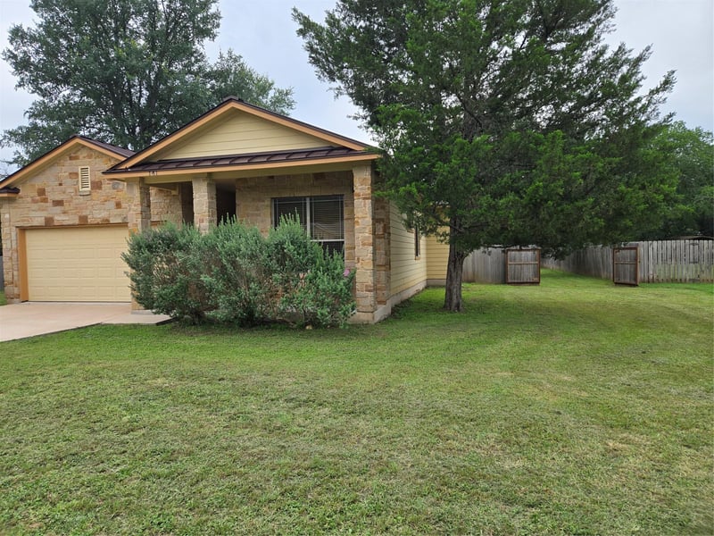 141 Kokomo LN, Bastrop, TX 78602