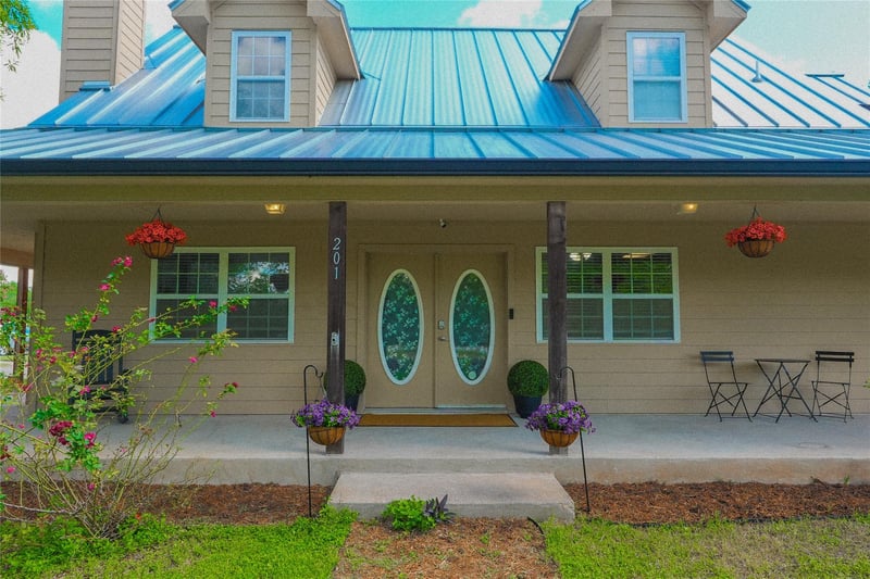 201 Eggleston ST, Manor, TX 78653