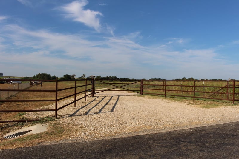 700 County Road 330 RD, Granger, TX 76530