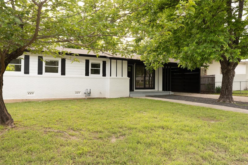 22 Steele ST, Lampasas, TX 76550