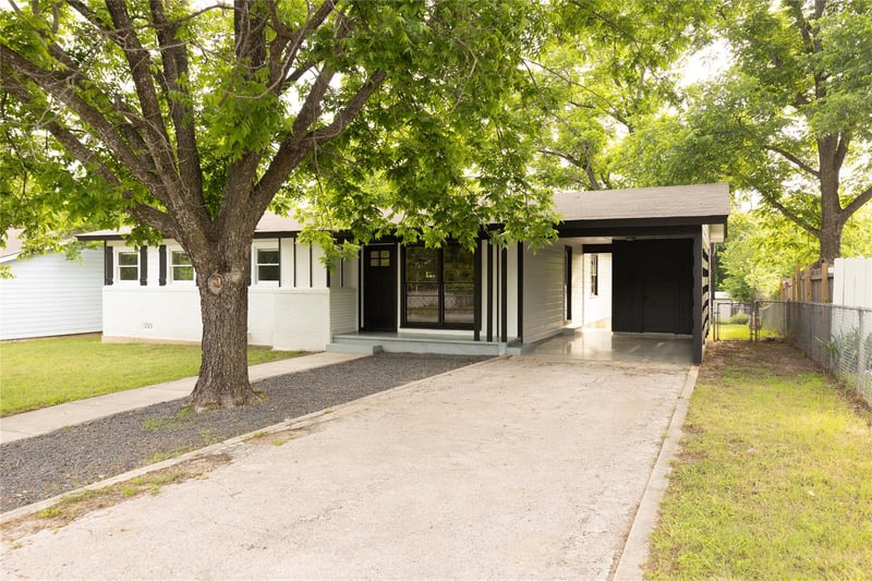 22 Steele ST, Lampasas, TX 76550