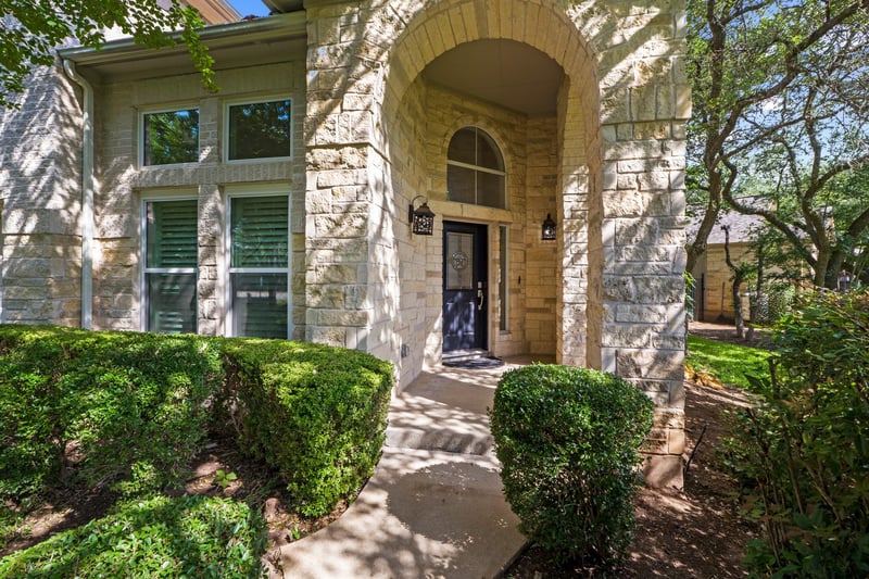 2 Muirfield Greens LN, Lakeway, TX 78738