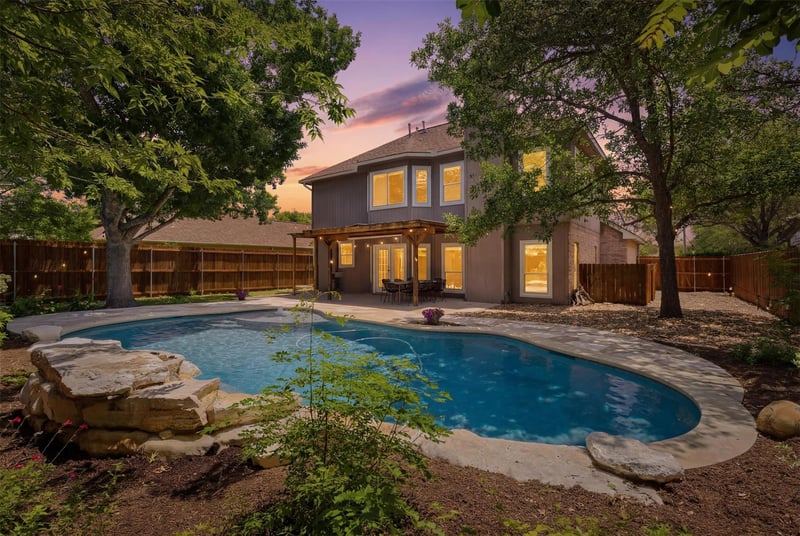 917 Woodhollow LN, Cedar Park, TX 78613