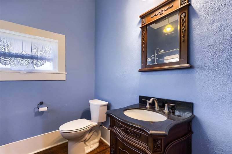 208 Avenue B, Elgin, TX 78621