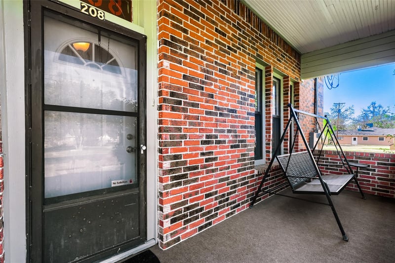 208 Avenue B, Elgin, TX 78621