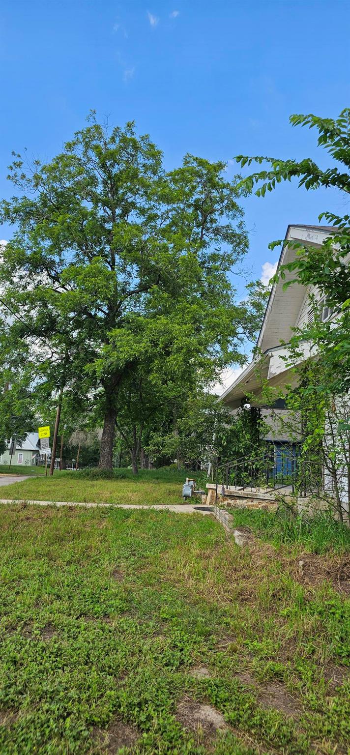 619 Bell Ave, Rockdale, TX 76567