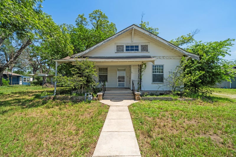 619 Bell Ave, Rockdale, TX 76567
