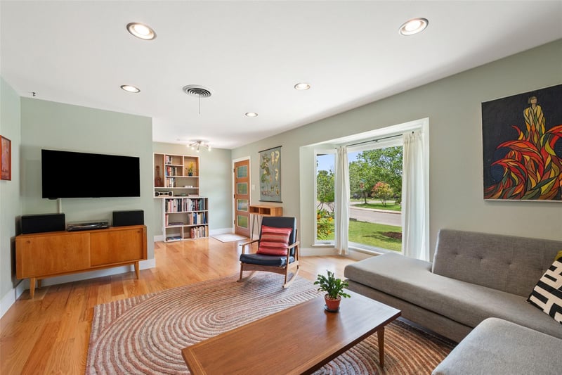 102 Crestland DR, Austin, TX 78752