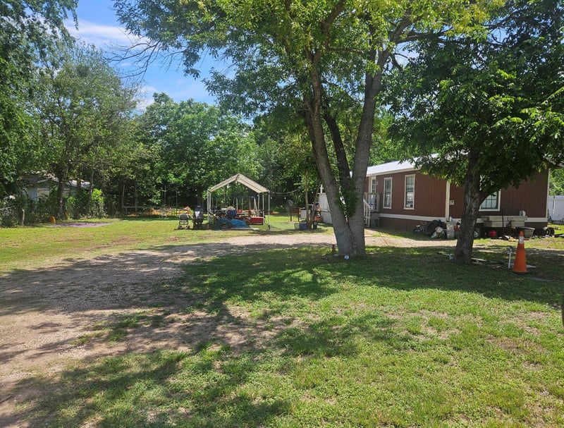 43 Skycrest DR, Martindale, TX 78655
