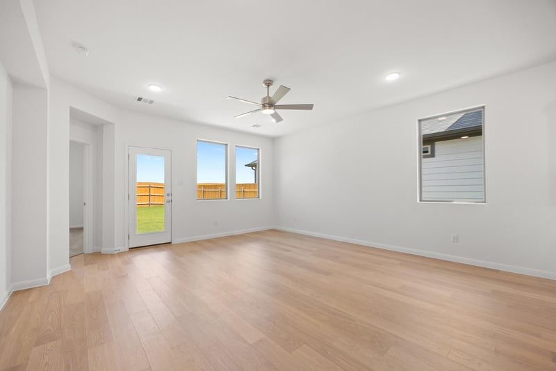220 Hornet ST, Elgin, TX 78621