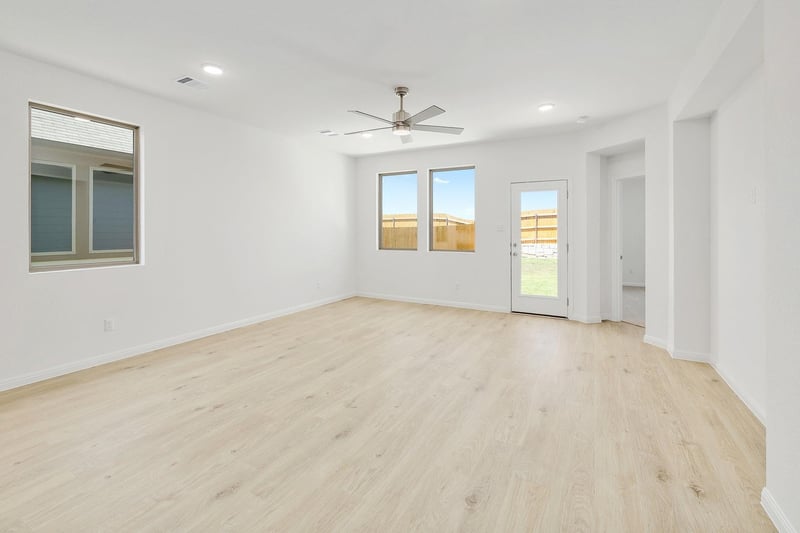 210 Hornet ST, Elgin, TX 78621