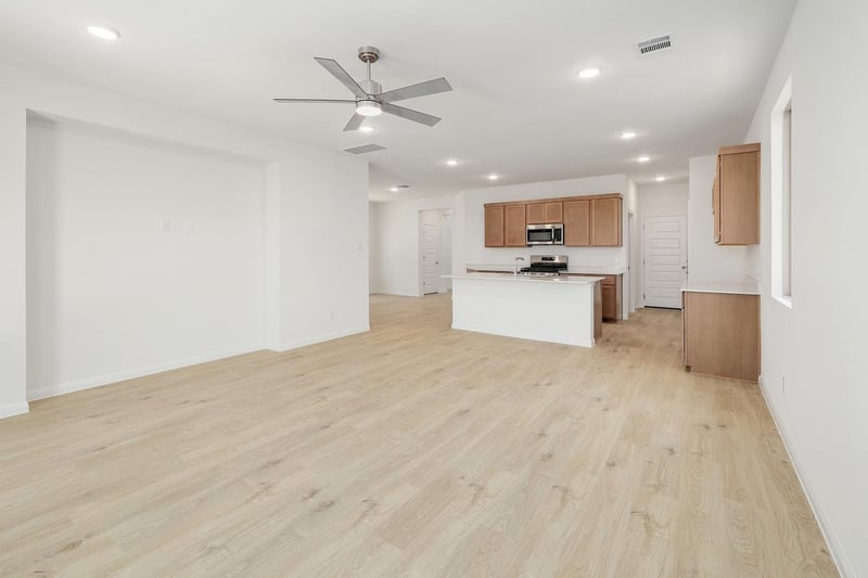210 Hornet ST, Elgin, TX 78621